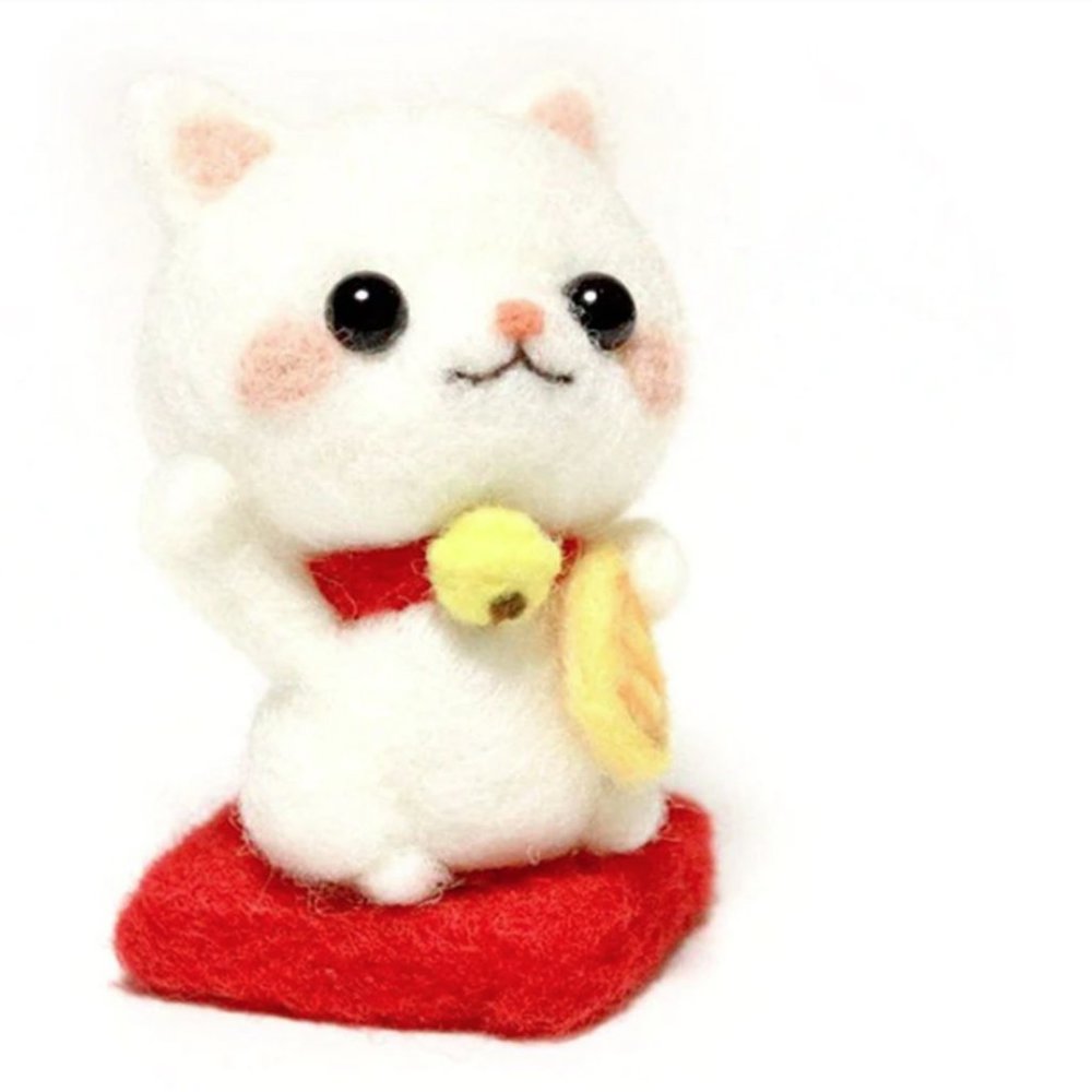 Wool Needle Felting - Maneki-neko Keychain